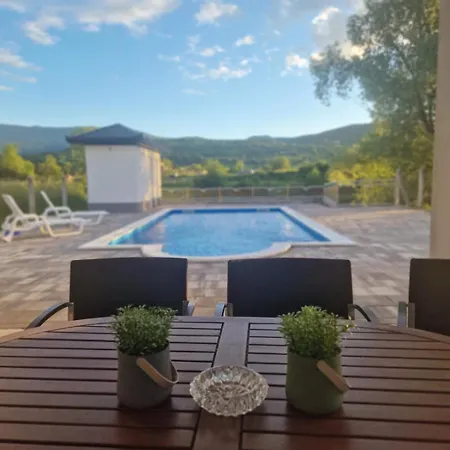 Lila Villa Bihac