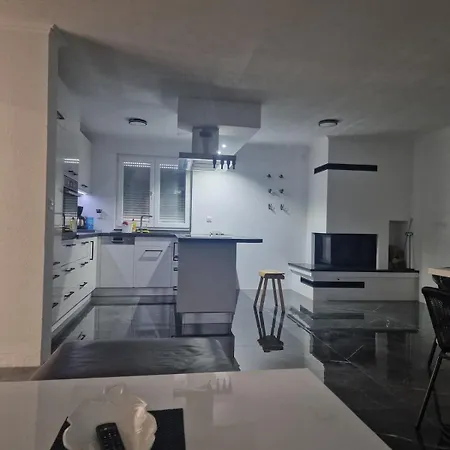 Lila Villa *